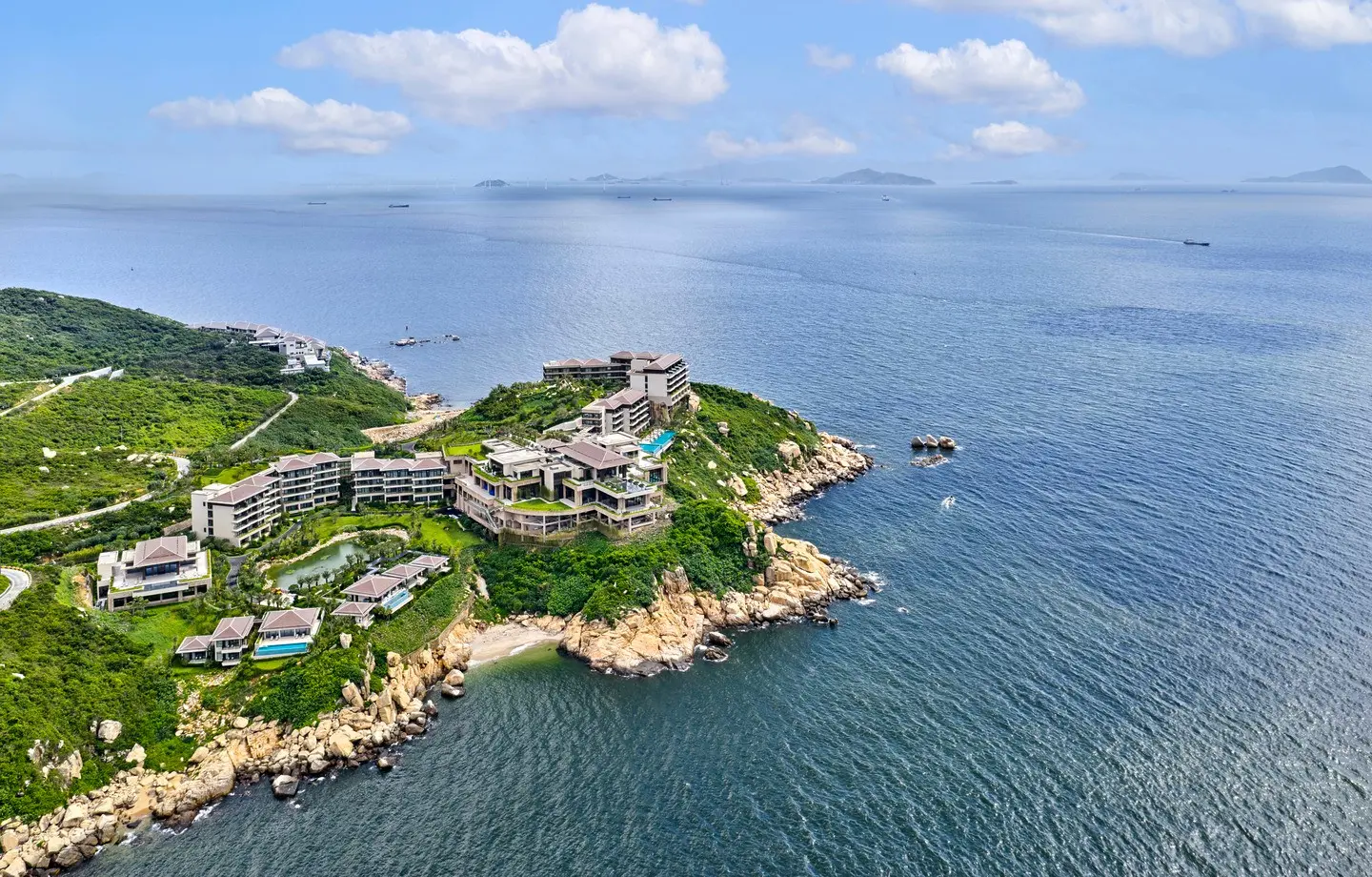 Island Hopping from Xiangzhou Port: Your Guide to the Wanshan Archipelago
