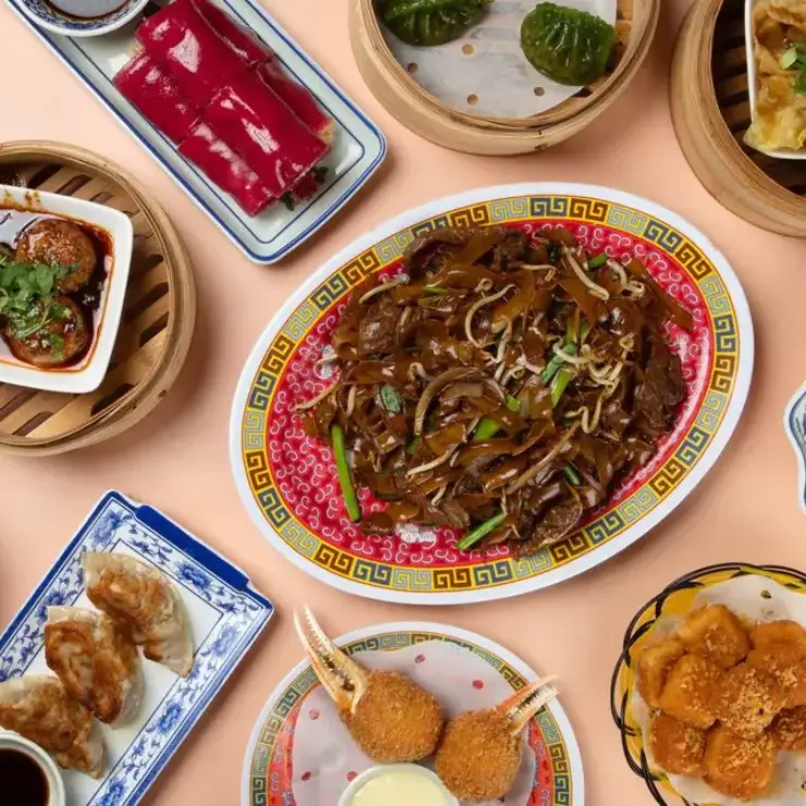 A Taste of Lingnan: The Ultimate Guide to Yum Cha and Local Seafood Near Huili Hotel