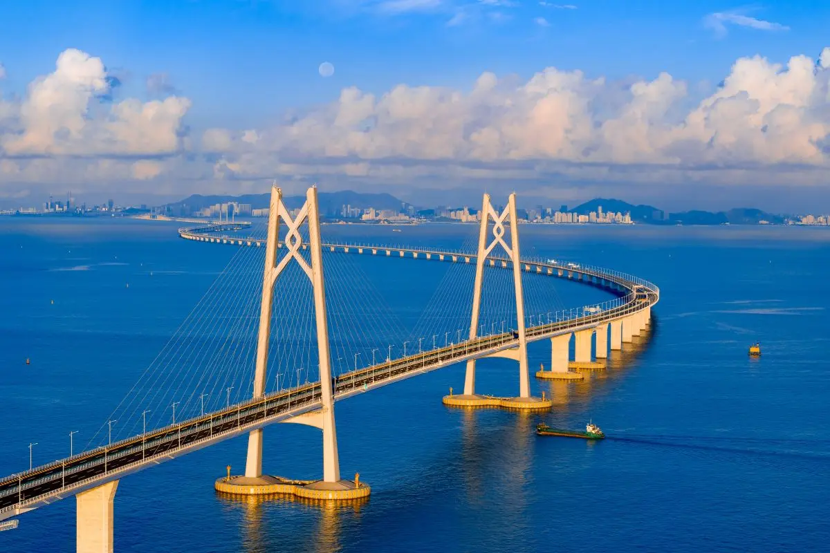 The Ultimate Macau Gateway: The Perfect Cross-Border Day Trip from Zhuhai’s Huili Hotel